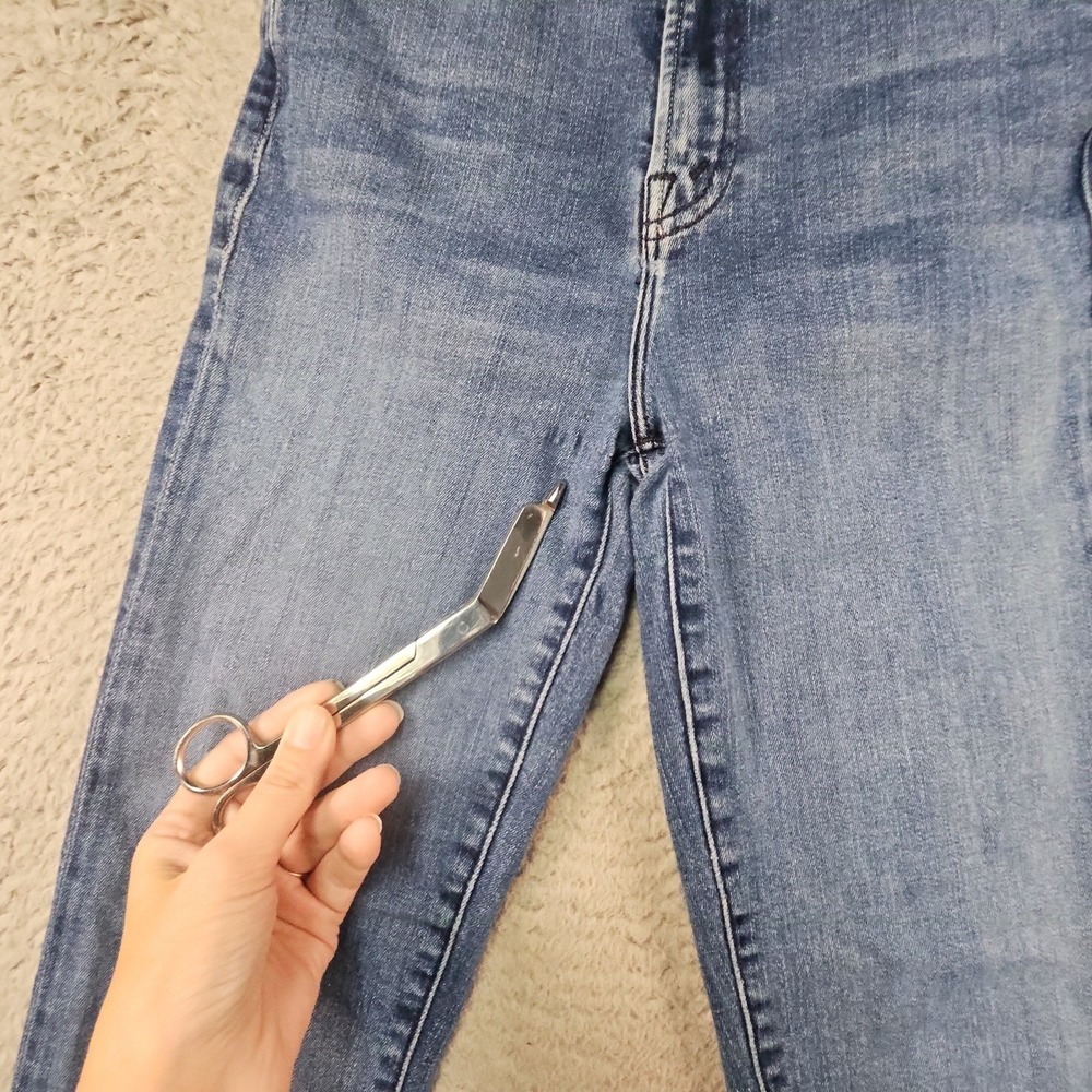 Mother The Hustler Ankle Flare Jeans Womens 25 Blue Fade Denim Made in USA - Picture 6 of 16